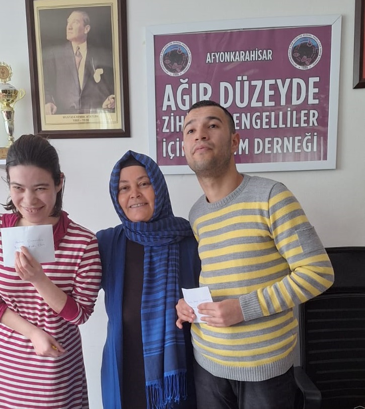 Özkan onların toplum içinde yaşamasına katkı sağlıyoruz