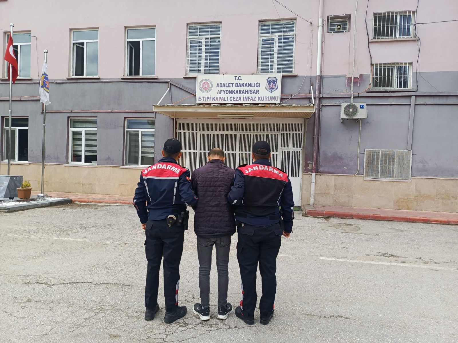 Kendisine ait olmayan eşyayı çalınca yakalandı