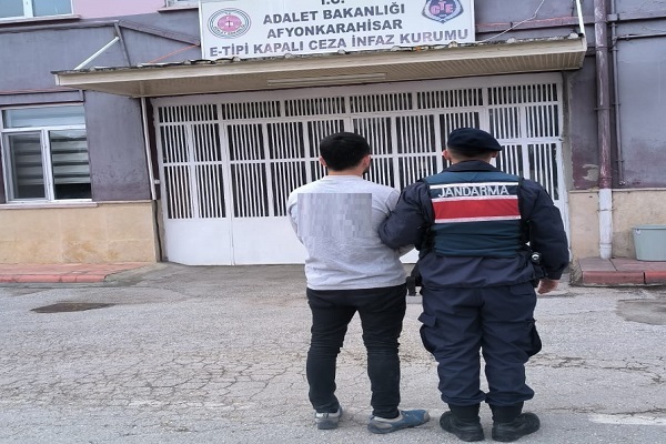 Uyuşturucu ve uyarıcı madde ticareti suçundan yakalandı