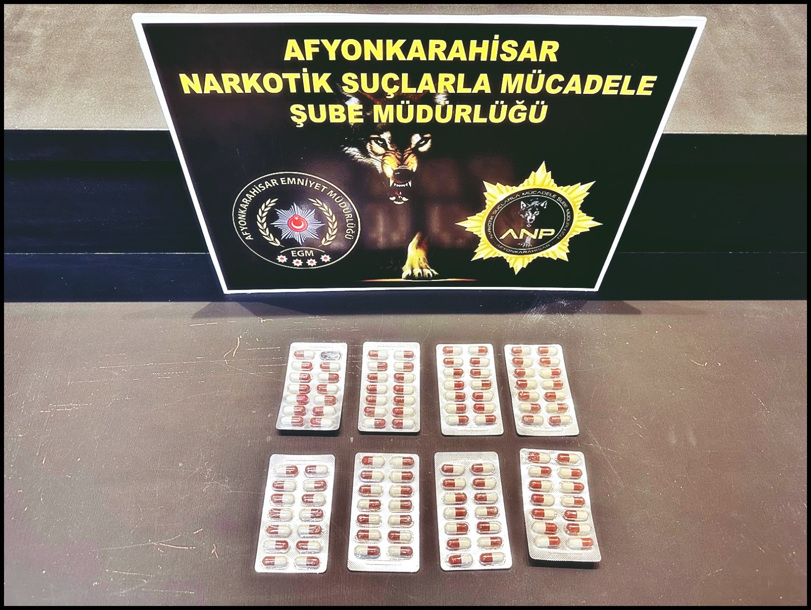 111 adet sentetik ecza maddesi ele geçirildi