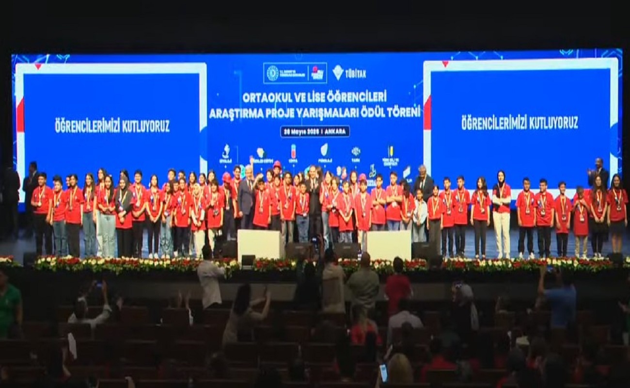 Başkan Şahin Başarılı öğrencileri kutladı