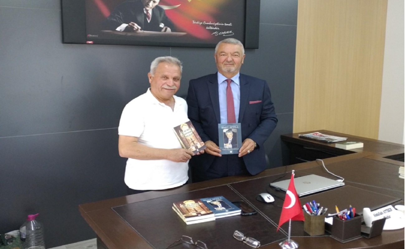 Şahintepe yeni kitaplarından kütüphaneye bağışladı