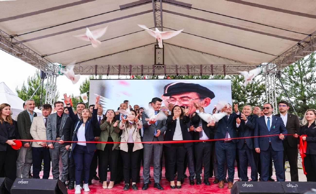Başkan Köksal Mehmet Zeybeke teşekkür etti