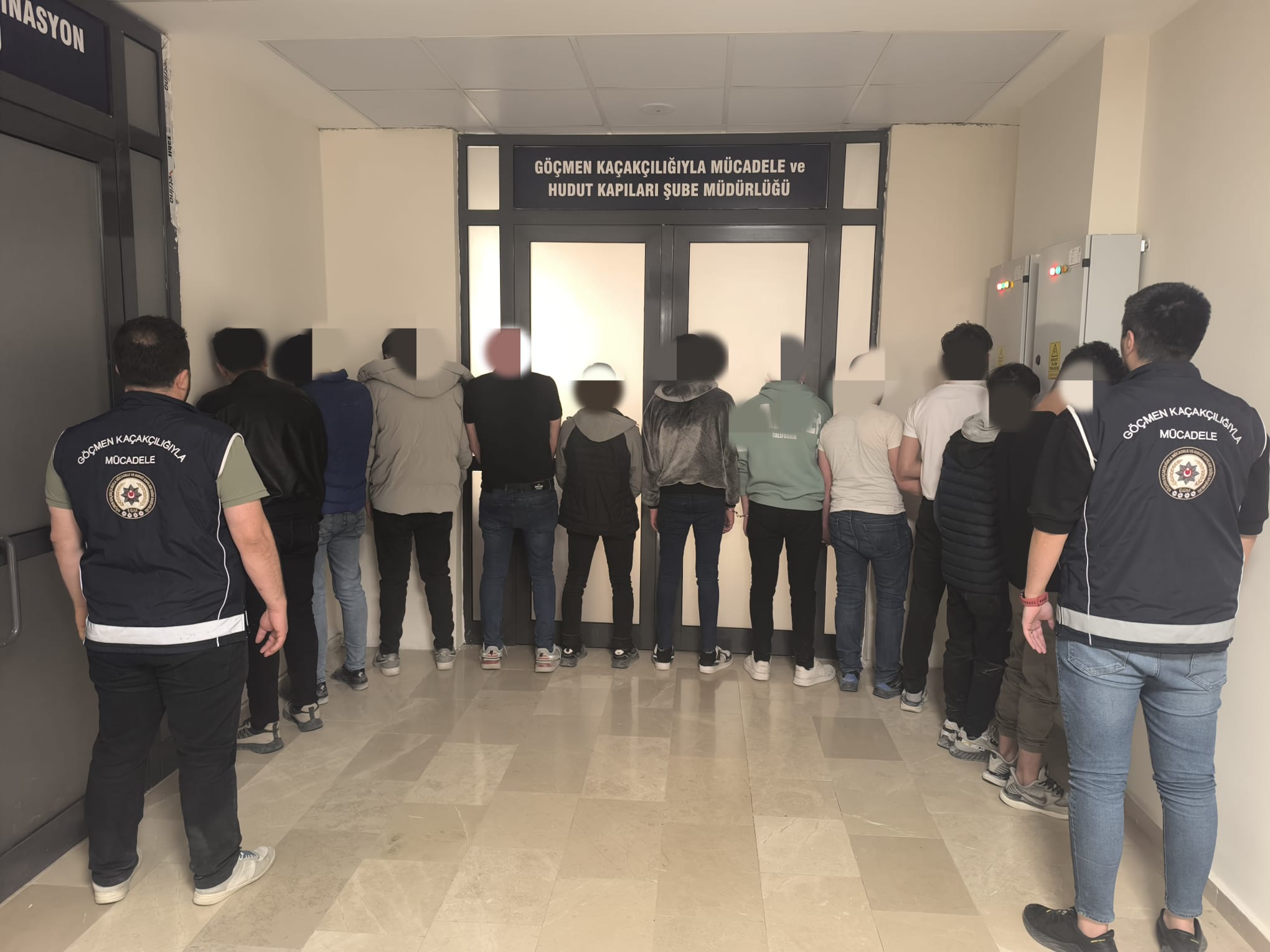 İllegal yollardan gelen göçmenler yakalanıyor
