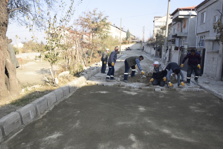 Çay’da Zümrüt Sokak Yol Çalışmaları Tamamlandı