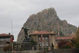 Şiddetli Lodos Afyon'da hayatı olumsuz etkiledi