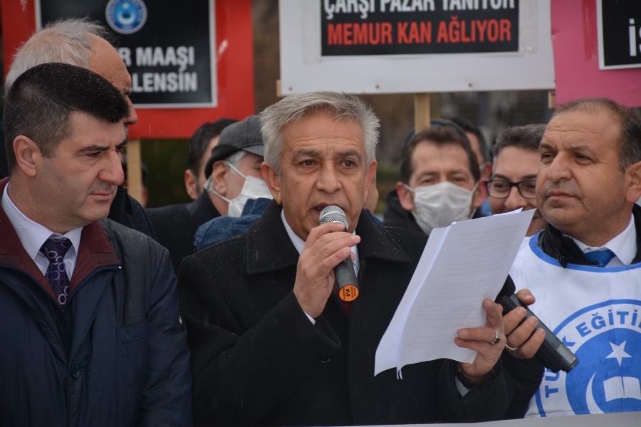 Demir son 10 yıldır memur maaşları enflasyonun altında kaldı