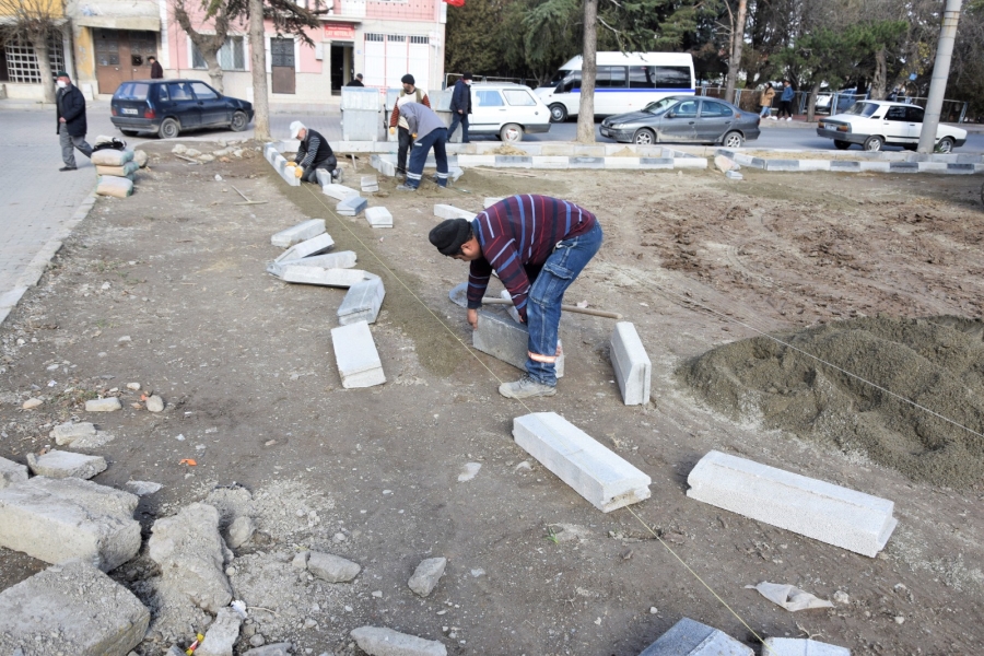 Çay’da Park Çalışmaları devam ediyor