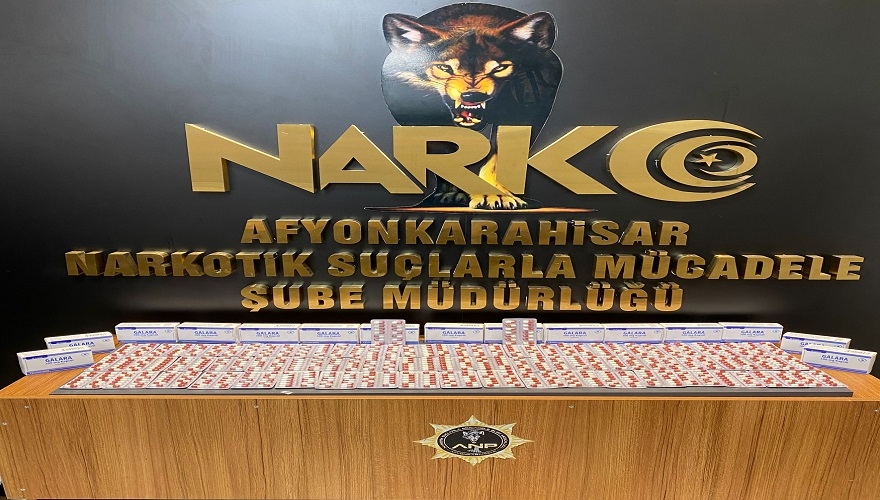 Afyon,İzmir karayolunda yüzlerce uyuşturucu hap ele geçirildi
