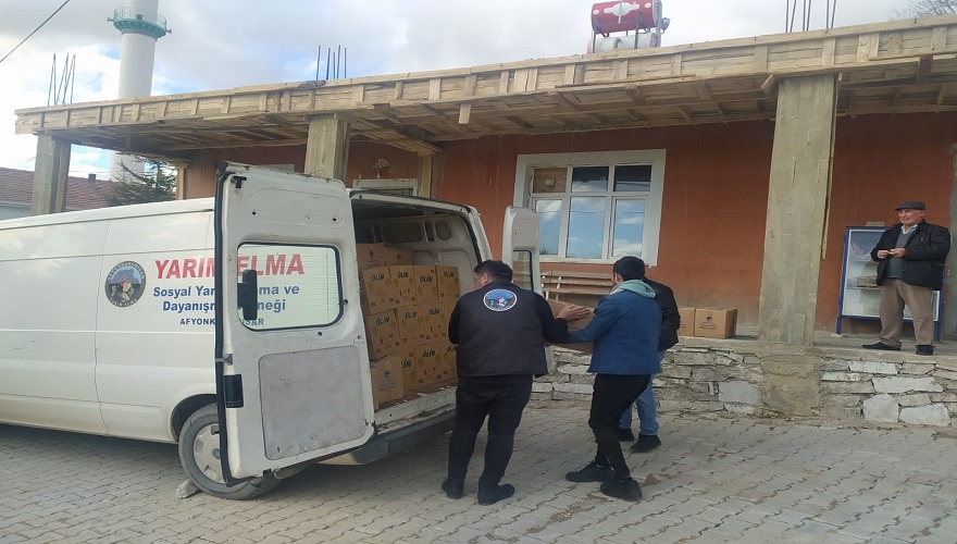 Yarım Elma İki köyde 116 aileye yardım götürdü. 