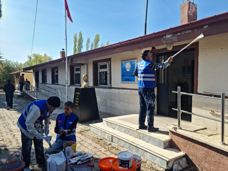 Deniz feneri bu okula destek oldu