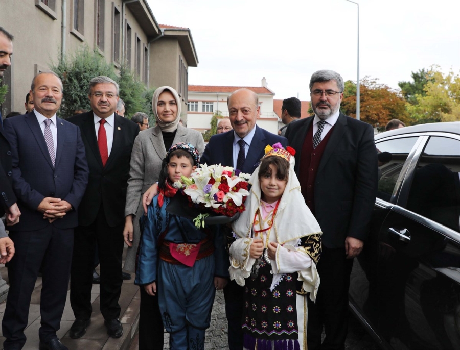 Bakan Bilgin Vali Yiğitbaşını ziyaret etti