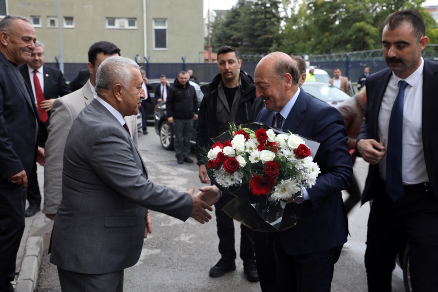 Bakan Bilgin Afyon Belediyesini ziyaret etti