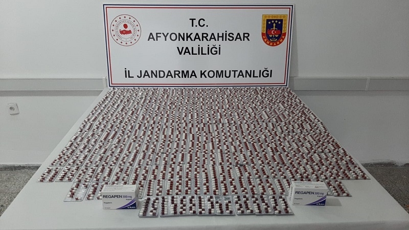 Jandarma çok sayıda sentetik ecza ele geçirdi