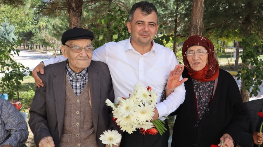 Başkan Koyuncudan Huzur evine ziyaret