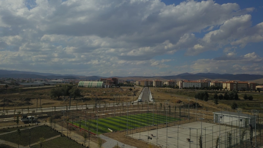 Şuhutta toplamda 140.000 m2 alanda çok şey var