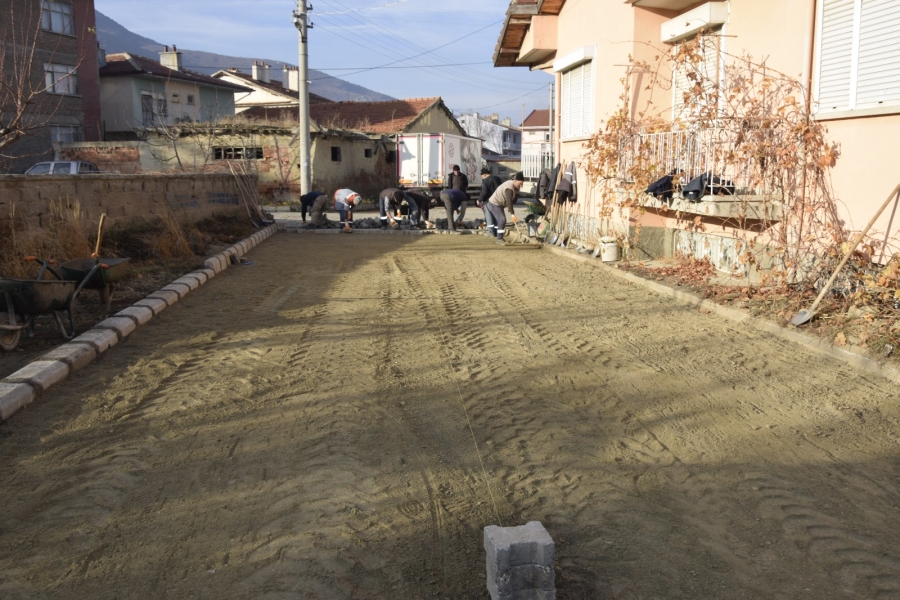 Çay İlçesinde Yol Çalışmaları Devam Ediyor