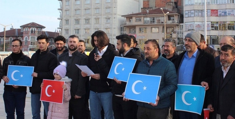 Çİn zulmü Afyonkarahisarda protesto edildi