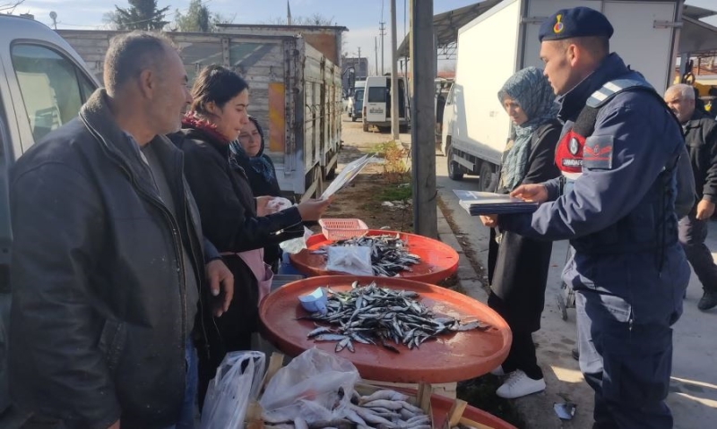 Jandarma vatandaşları bilgilendirdi