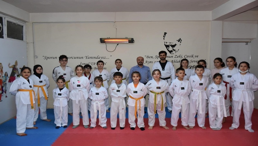 Başkan Taylan Taekwondo Öğrencilerini Ziyaret Etti