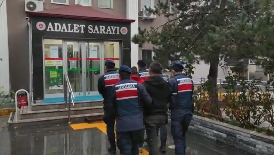 Kuladan motosiklet Uşak'tan Kangal Köpeği çalan hırsızlar Sülümenlideki olayda paçayı kaptırdı