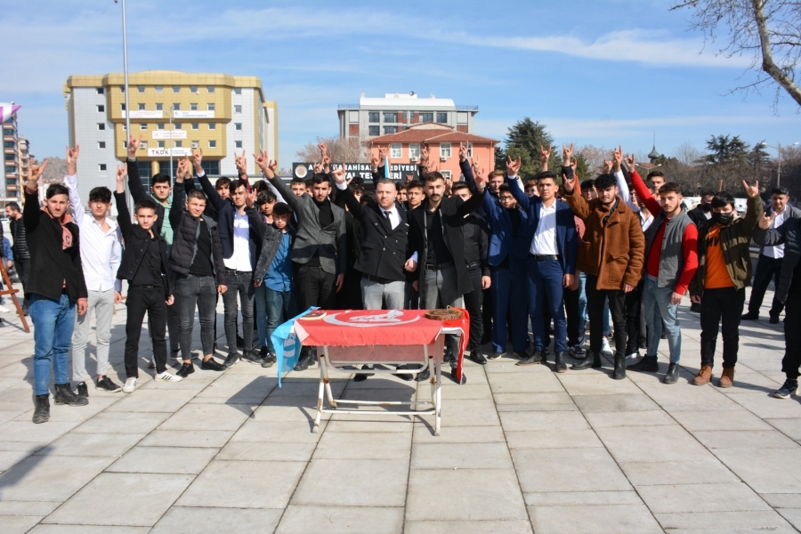 Ülkü ocakları Şehit Çakıroğlu'nu unutmadı