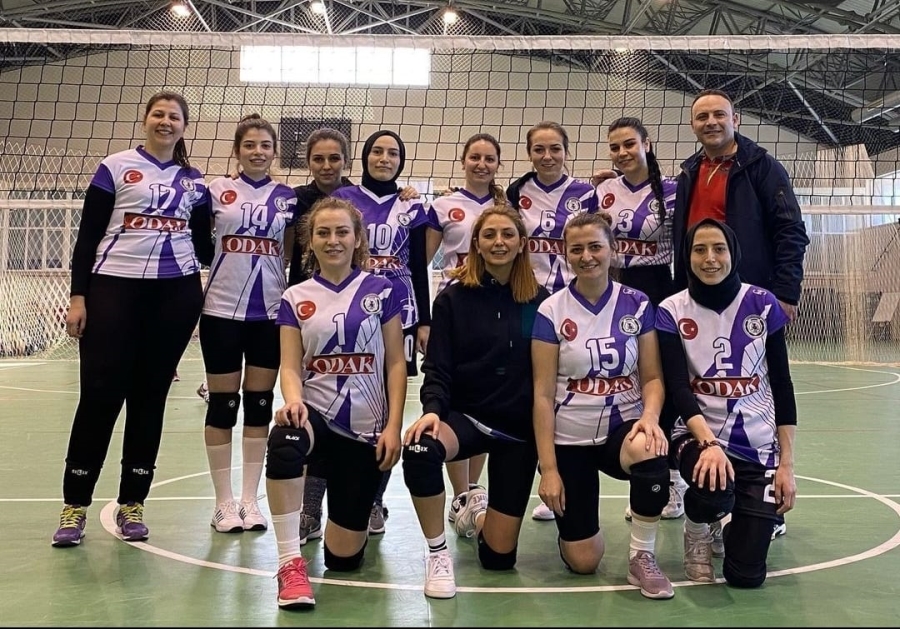 Afyonkarahisar Barosu Kadın Voleybol akımı son derece iddialı 