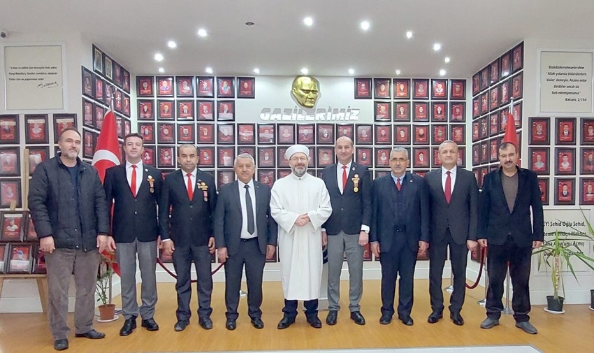 Şehitlik ve Gazilik övülmüş bir mertebedir