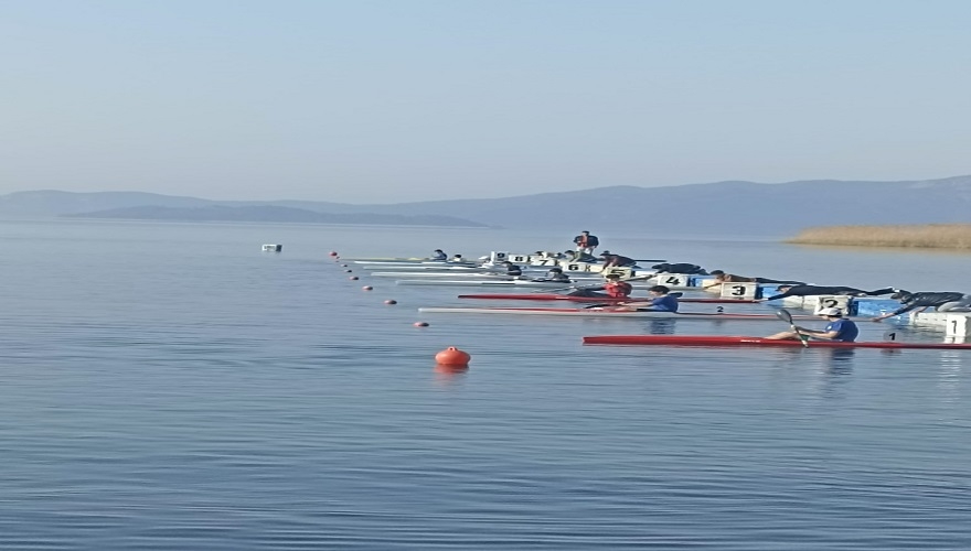 Kano Branşında Sporcular Yarışa Katıldı