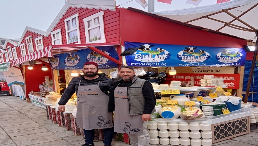 Ak Bulut Süt ve Süt Ürünleri Zafer meydanında