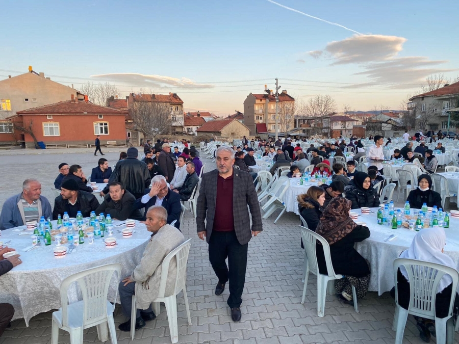 Başkan Karaman'ın iftar yemeğine yoğun katılım oldu