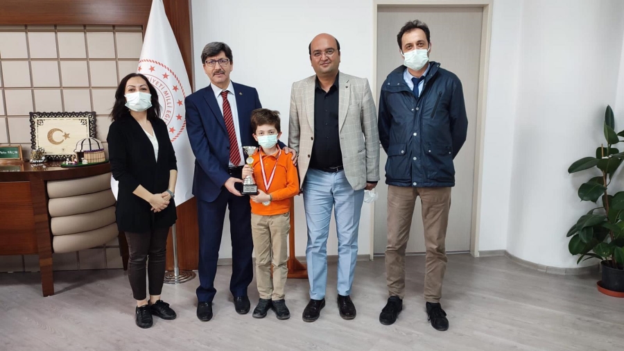 Selçuklu İlkokulu’nda göğüs kabartan yarışma