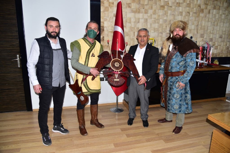 okçular Başkan Zeybeki ziyaret etti