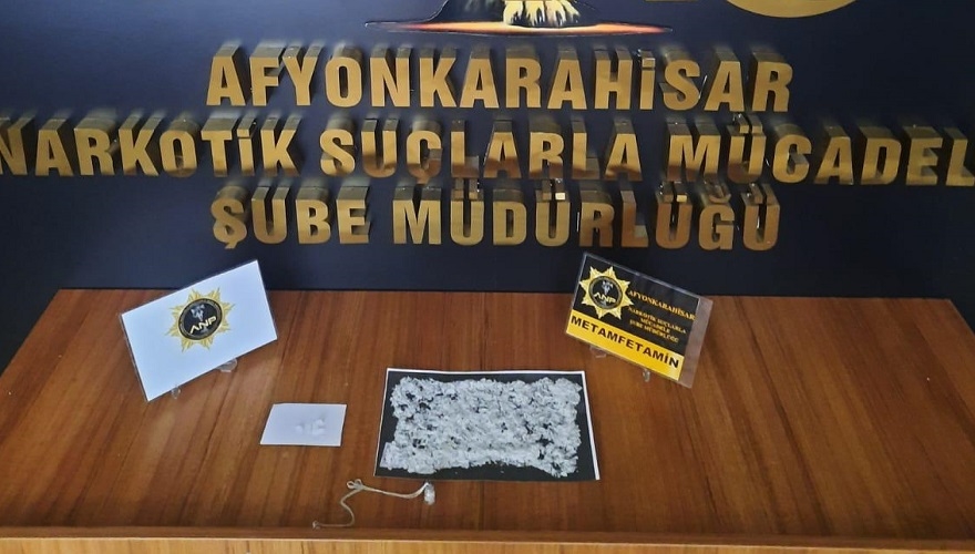 Erkmende 2 kişi uyuşturudan göz altına alındı