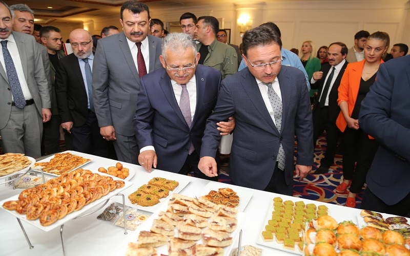 Kayseri Belediye Başkanı Dr. Memduh Büyükkılıç Afyon bizden önde