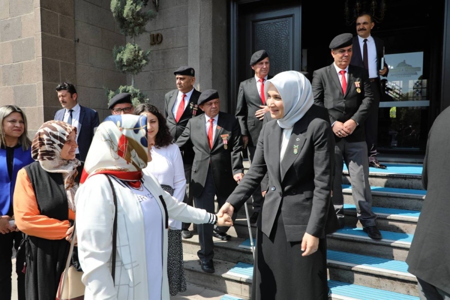 Vali Yiğitbaşı Sizin Bir Evladınız Da Benim