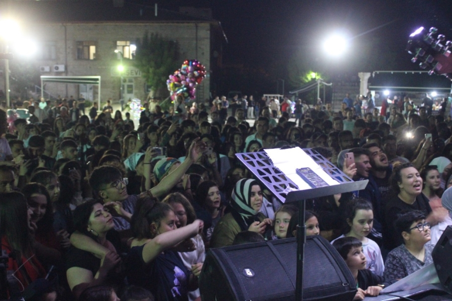 Emirdağ'ın Gençleri Gençlik Konserinde Buluştu