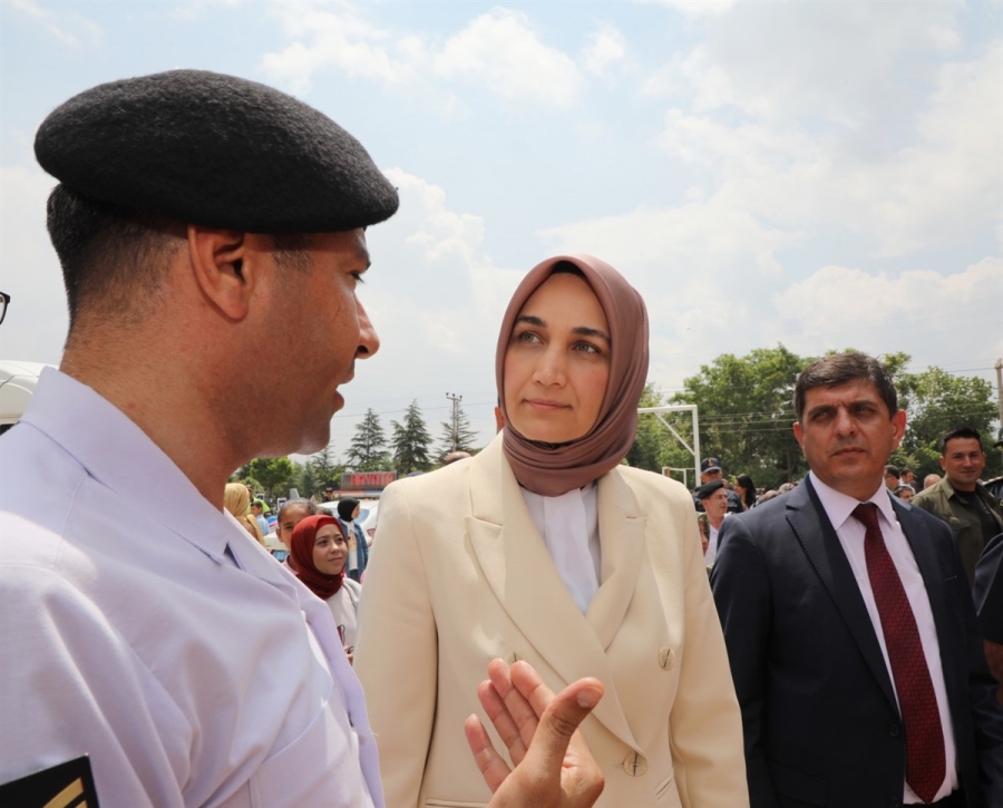 Vali Yiğitbaşı Salar Beldesinde Trafik Eğitimine Katıldı