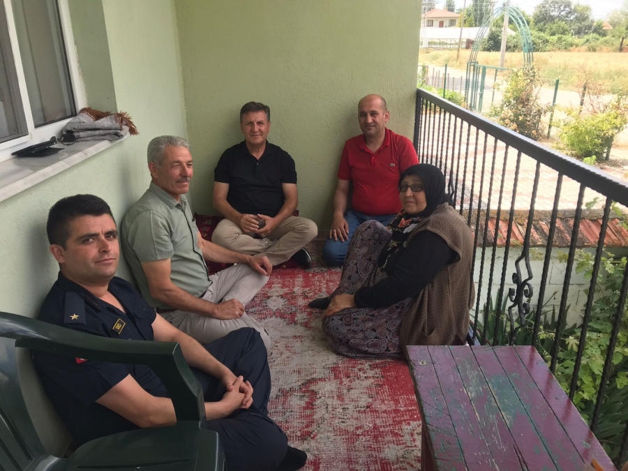 Gazi'nin ailesine geçmiş olsun ziyareti