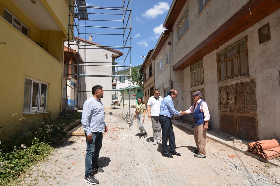 Başkan Çöl Hisar Mahallesi Sokak Sağlıklaştırma Projesini İnceledi