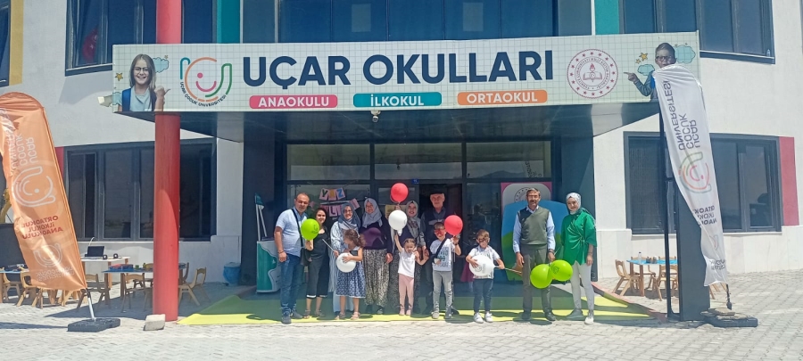 Özel Uçar Okullarında Yaz Şenlikleri Devam Ediyor.