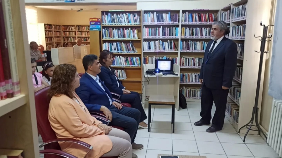 Sandıklı Kütüphanesinde Tarih Bilinci Söyleşisi Yapıldı.