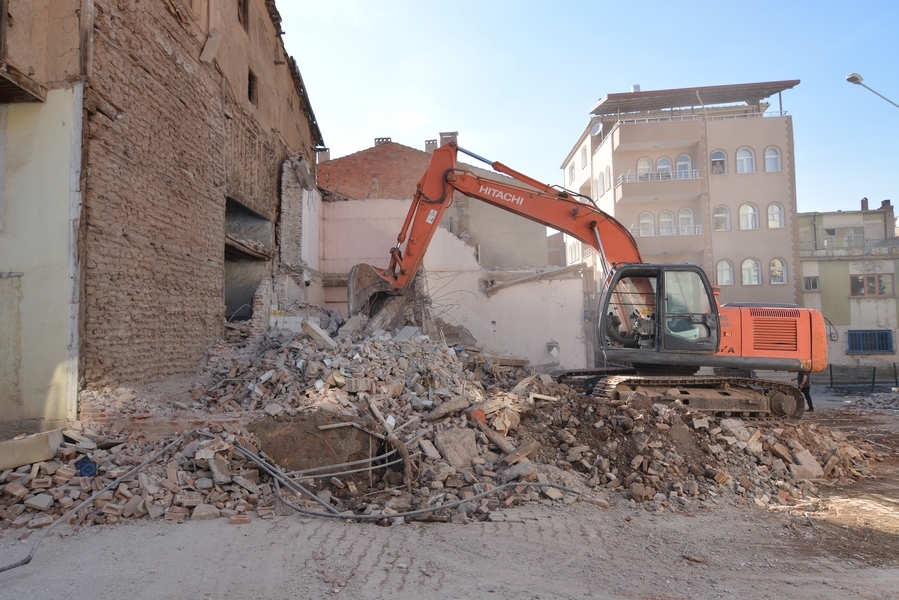 Sandıklı bir caddeye daha kavuşuyor
