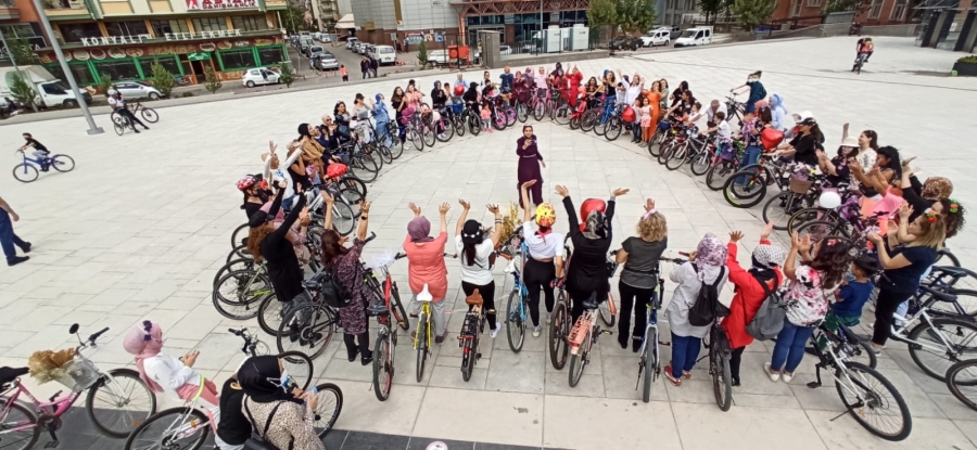 Süslü Kadınlar bisiklet Turu 18 eylülde