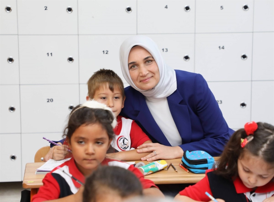  Vali yiğitbaşı öğrencilerin heyecanına ortak oldu