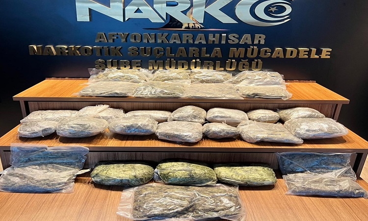 14 kilo kaçak skunk ele geçirildi