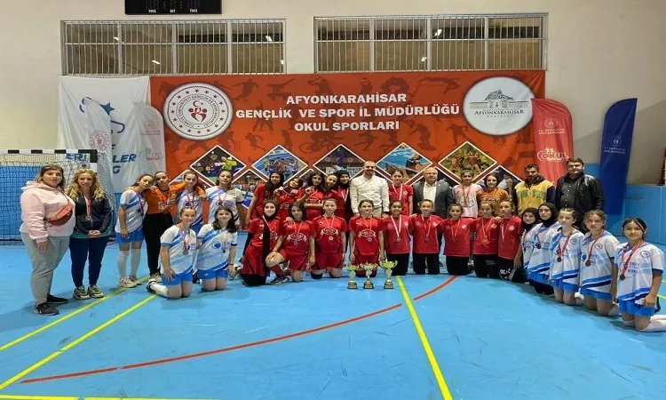 Okul Sporları Gençler Voleybol müsabakaları tamamlandı