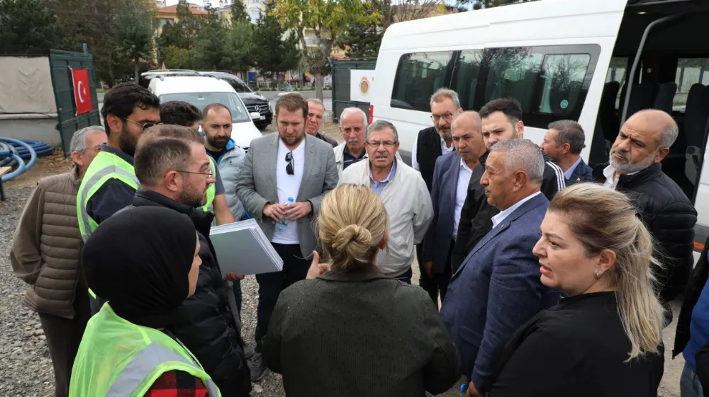 başkan meclis üyelerine yatırımları gezdirdi