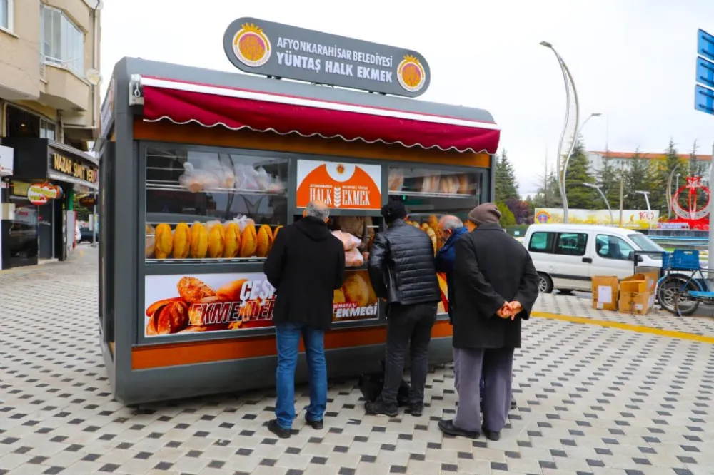 Halk ekmek büfeleri 9 farklı noktada 5 liradan satışa başladı