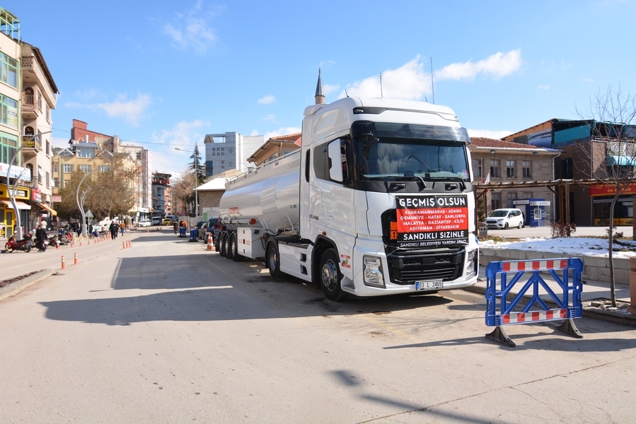 Sandıklı yine yapacağını yaptı 27 ton mazot 4 ton benzin yolladı